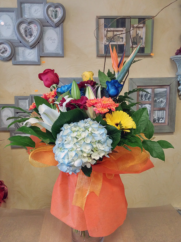 Bouquet No.23 (Photo shown is Medium size. Small $70, Medium $90, Large $110 Extravagant $130 CAD)