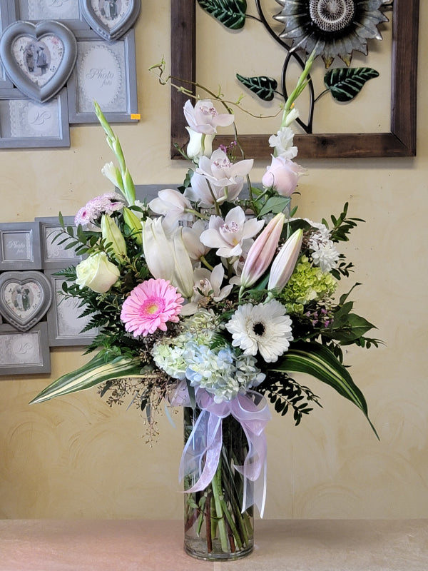 Vase arrangement No.6 (Photo shown is Large size. Small $120, Medium $140, Large $160, Extravagant $180 CAD)